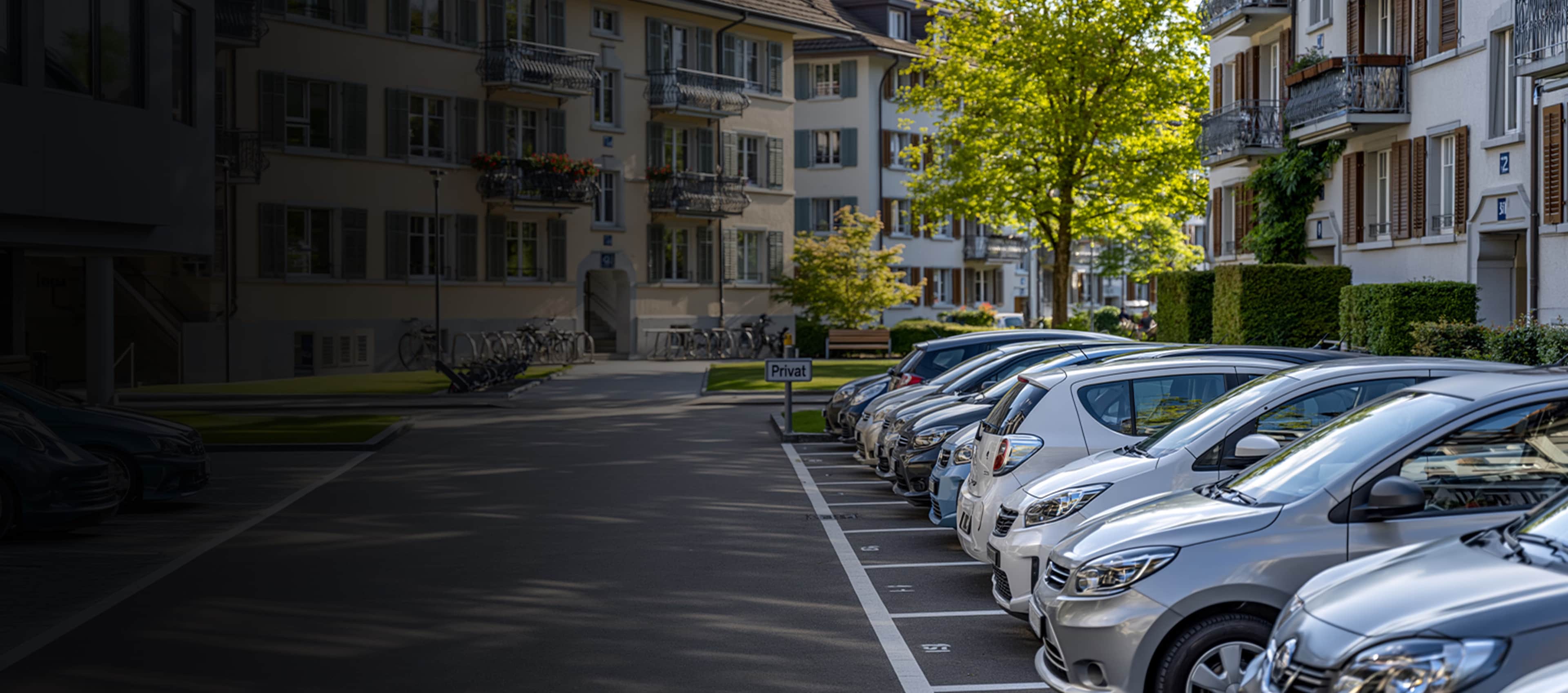 Überwachter Parkplatz von oben